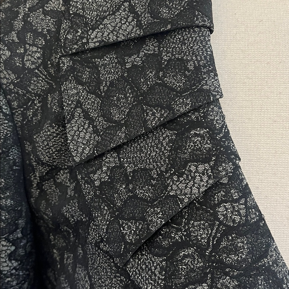 Vintage Le Suit Black and Gold Floral Mesh Crop Open Blazer Size 16 - Picture 6 of 9